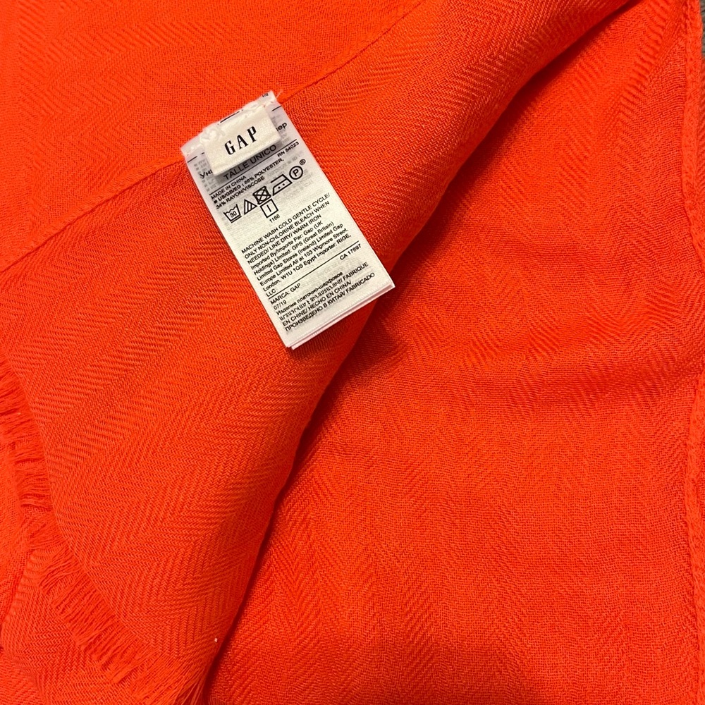 Women Gap🧣in very good condition